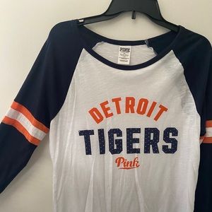 PINK Detroit Tigers long sleeve tee